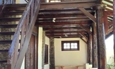 Villa for rent in Gunung sari