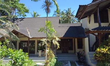 Villa for rent in Gunung sari