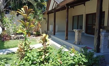 Villa for rent in Gunung sari