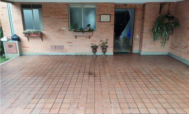 Venta casa en El Poblado sector La Calera