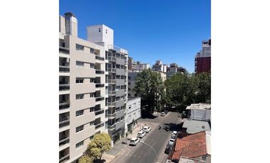 ALQUILER POR TEMPORADA - DOS AMBIENTES CON BALCÓN A LA CALLE Y WIFI