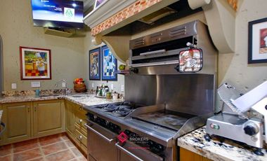 Casa de lujo en Venta en Ajijic con Alberca y Jardín