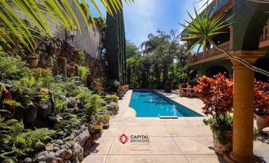 Casa de lujo en Venta en Ajijic con Alberca y Jardín