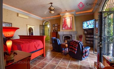 Casa de lujo en Venta en Ajijic con Alberca y Jardín