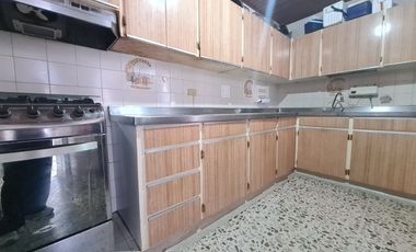COD. 611 - SE ARRIENDA CASA - BARRIO: LA FORD