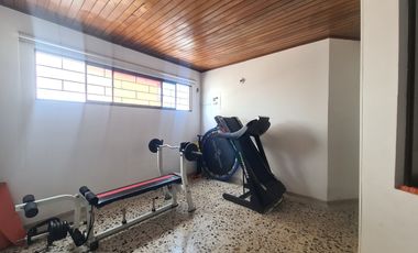 COD. 611 - SE ARRIENDA CASA - BARRIO: LA FORD