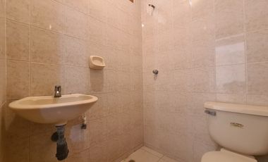 COD. 611 - SE ARRIENDA CASA - BARRIO: LA FORD