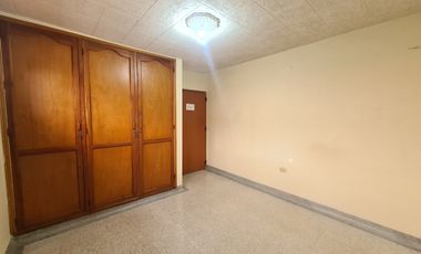 COD. 611 - SE ARRIENDA CASA - BARRIO: LA FORD
