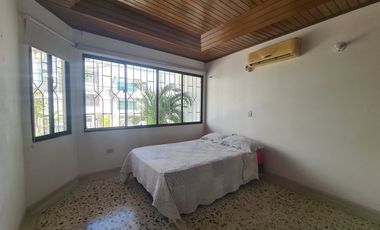 COD. 611 - SE ARRIENDA CASA - BARRIO: LA FORD