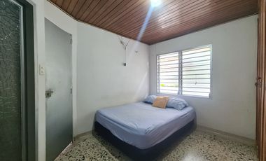 COD. 611 - SE ARRIENDA CASA - BARRIO: LA FORD
