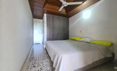 COD. 611 - SE ARRIENDA CASA - BARRIO: LA FORD
