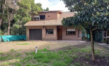 Chalet 4 ambientes a reciclar/ Barrio El Sosiego