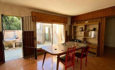 Casa a refaccionar sobre lote propio en Lanus Este