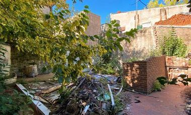Casa a refaccionar sobre lote propio en Lanus Este