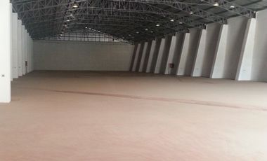 Renta Pomasqui - 2.800 m2. BODEGA