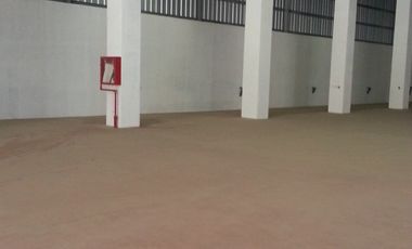 Renta Pomasqui - 2.800 m2. BODEGA