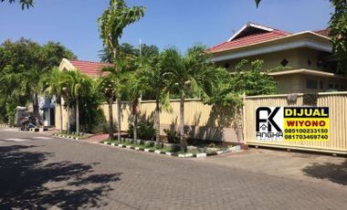 9 Bedroom House for sale