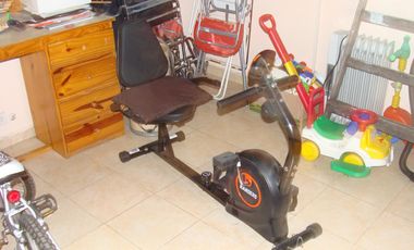 EXCELENTE CHALET MAS DEPARTAMENTO DE 2 AMBIENTES