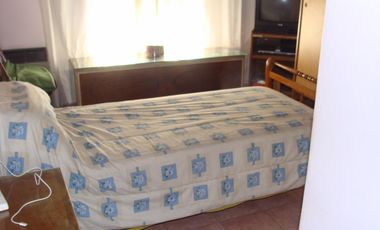 EXCELENTE CHALET MAS DEPARTAMENTO DE 2 AMBIENTES