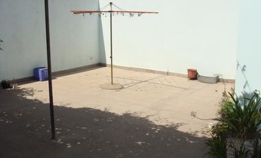 EXCELENTE CHALET MAS DEPARTAMENTO DE 2 AMBIENTES