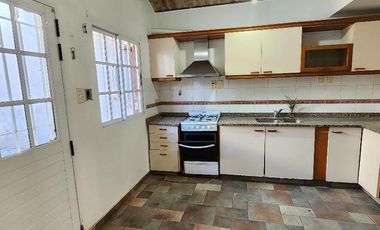 Casa en  VENTA DUPLEX MORENO 5800 WILDE