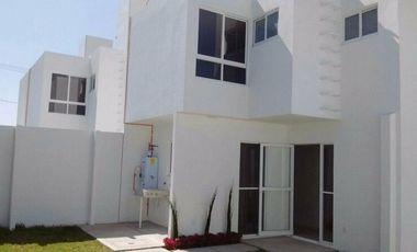Chulada de casa residencial de 3 recamaras 3 baños completos acabados de lujo