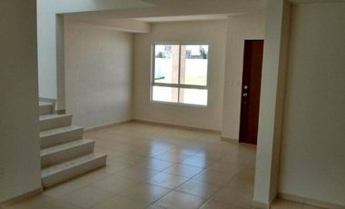 Chulada de casa residencial de 3 recamaras 3 baños completos acabados de lujo