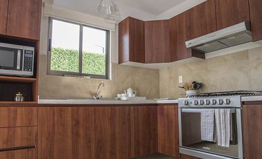Chulada de casa residencial de 3 recamaras 3 baños completos acabados de lujo