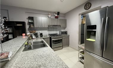 Se vende casa en Costa Verde
