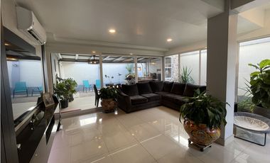 Se vende casa en Costa Verde
