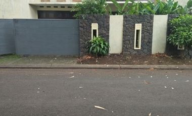 Single House dengan Kolam Renang di Cilandak & Kondisi Furnished HSE-A0588
