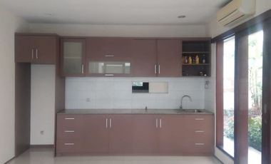 Single House dengan Kolam Renang di Cilandak & Kondisi Furnished HSE-A0588