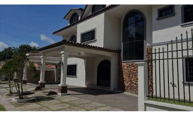 VENTA CASA EN ALBROOK