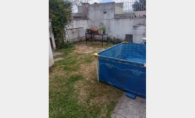 Casa  en Venta Villa Sarmiento / Moron (A120 3475)
