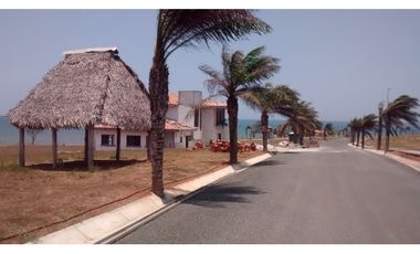 Vendo 2 Lotes  en la Playa *P-VPG-01*