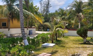 Casa en venta en Puerto Morelos frente al mar