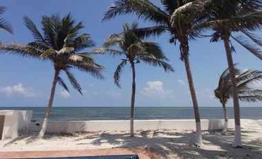 Casa en venta en Puerto Morelos frente al mar