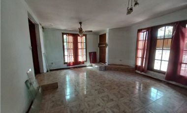 VENDO CASA 3 DORMITORIOS 2 BAÑOS- LOCAL COMERCIAL EN LUZURIAGA MAIPU