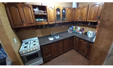 VENDO CASA 3 DORMITORIOS 2 BAÑOS- LOCAL COMERCIAL EN LUZURIAGA MAIPU