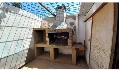 VENDO CASA 3 DORMITORIOS 2 BAÑOS- LOCAL COMERCIAL EN LUZURIAGA MAIPU