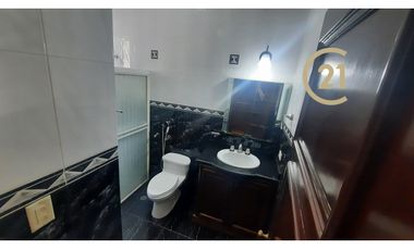 Hermosa casa en Llanos de Curundú -KT