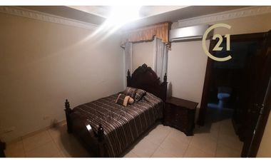Hermosa casa en Llanos de Curundú -KT