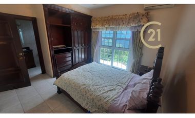 Hermosa casa en Llanos de Curundú -KT