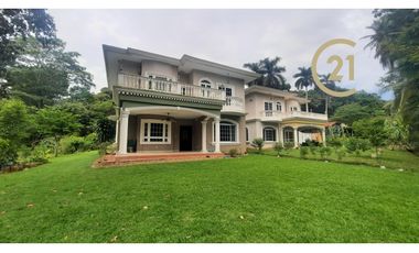 Hermosa casa en Llanos de Curundú -KT