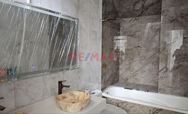 🏡 Alquiler De Exclusiva Casa De Estreno Con Piscina En Miraflores – Boulevard Park Plaza