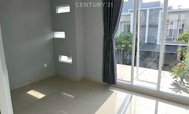 Rumah Baru Direnovasi Di Cluster Yarra Jakarta Timur Siap Huni