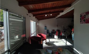 IMPORTANTE PROPIEDAD EN VILLA SARITA, SOBRE AV. ROCA