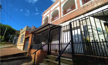 IMPORTANTE PROPIEDAD EN VILLA SARITA, SOBRE AV. ROCA