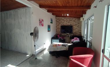 IMPORTANTE PROPIEDAD EN VILLA SARITA, SOBRE AV. ROCA