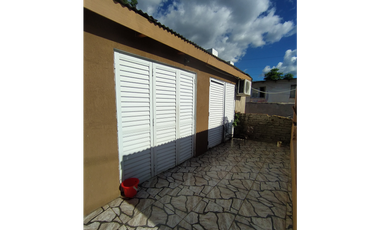 IMPORTANTE PROPIEDAD EN VILLA SARITA, SOBRE AV. ROCA